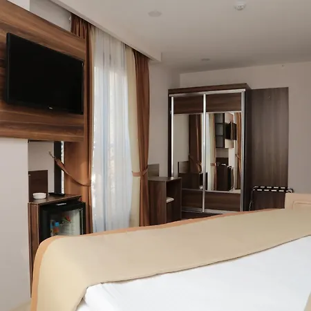Paris Prestige Hotel 3*