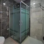 فندق Paris Prestige 3*