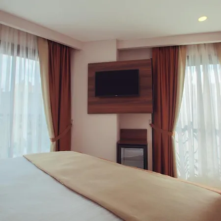 Paris Prestige 3*