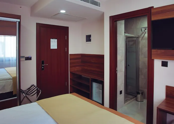 Otel Paris Prestige 3*